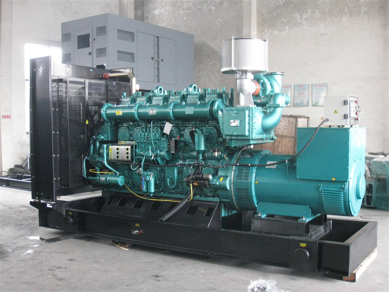 关岭200KW 柴油发电机的油耗是多少？