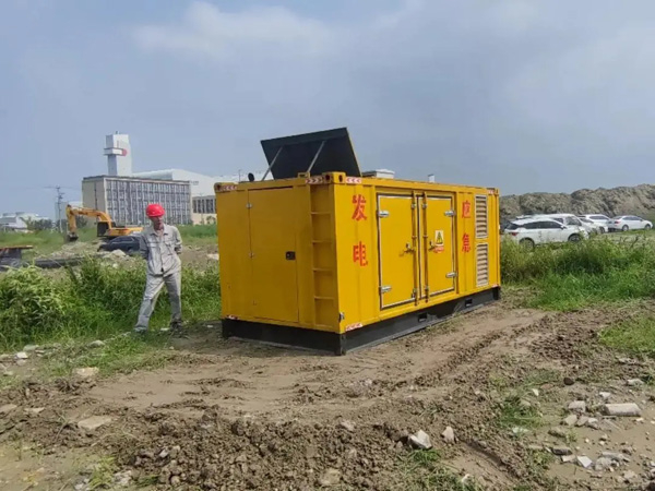 关岭200KW柴油发电机机组每小时的油耗量受哪些因素影响？