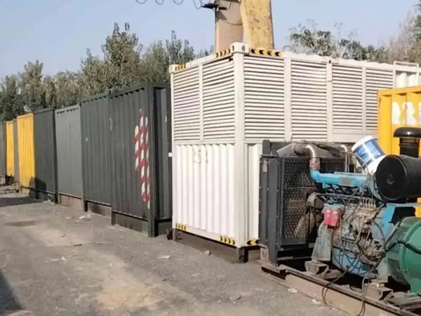 关岭200KW柴油发电机机组每小时油耗是多少？